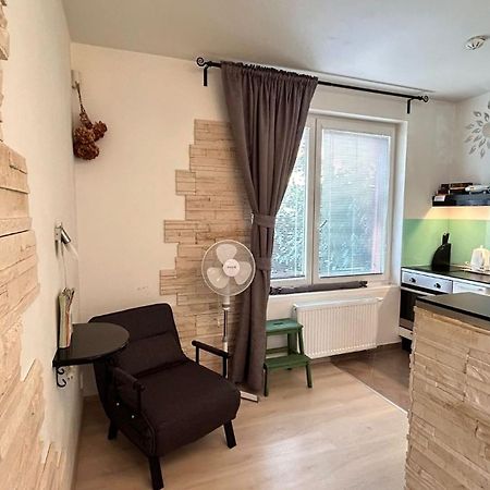 Bastien Studio near Airport Praga Exterior foto