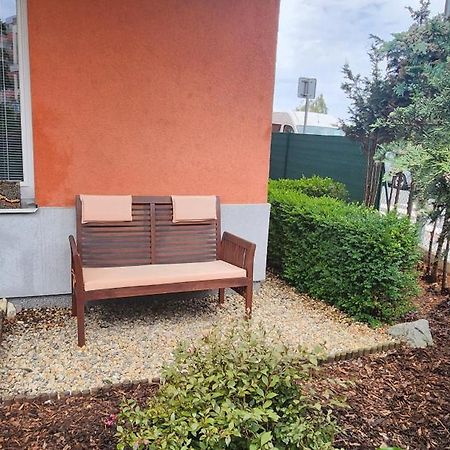Bastien Studio near Airport Praga Exterior foto