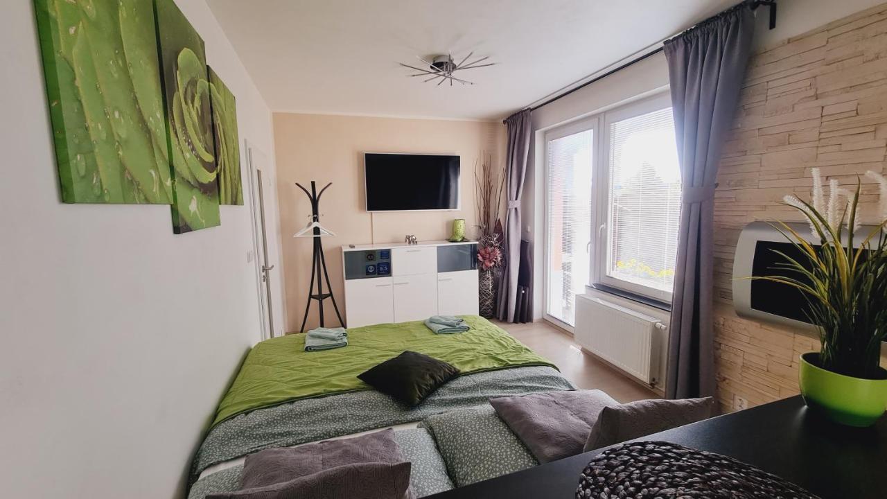 Bastien Studio near Airport Praga Exterior foto